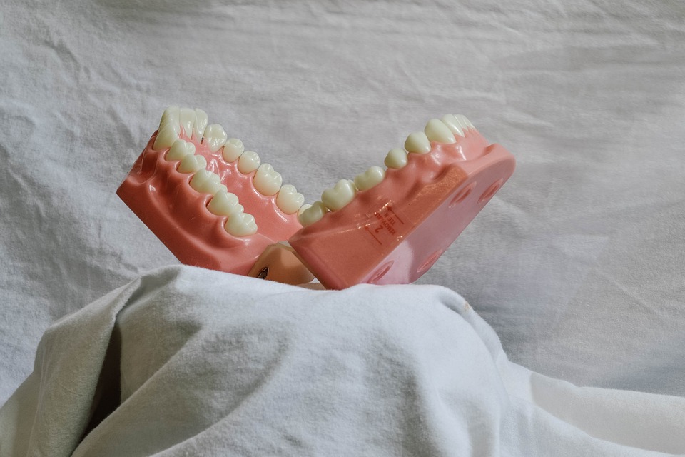teeth 5522651 960 720
