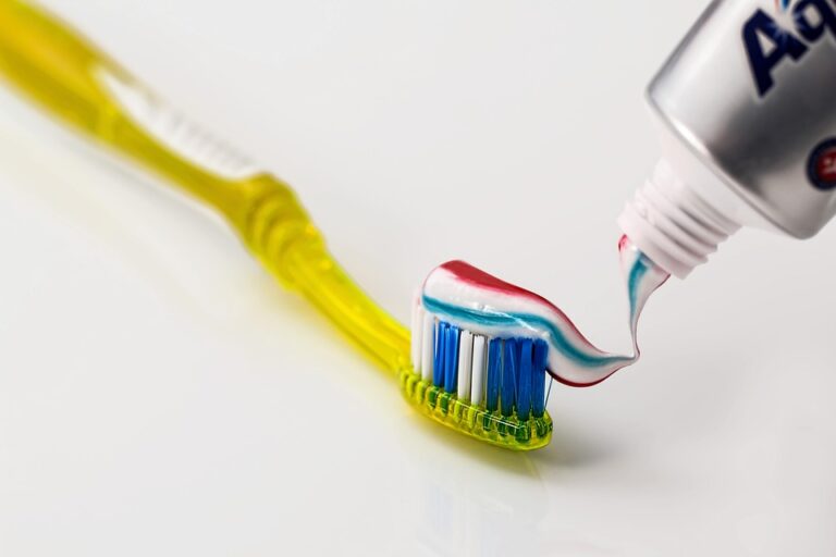 toothbrush 571741 960 720