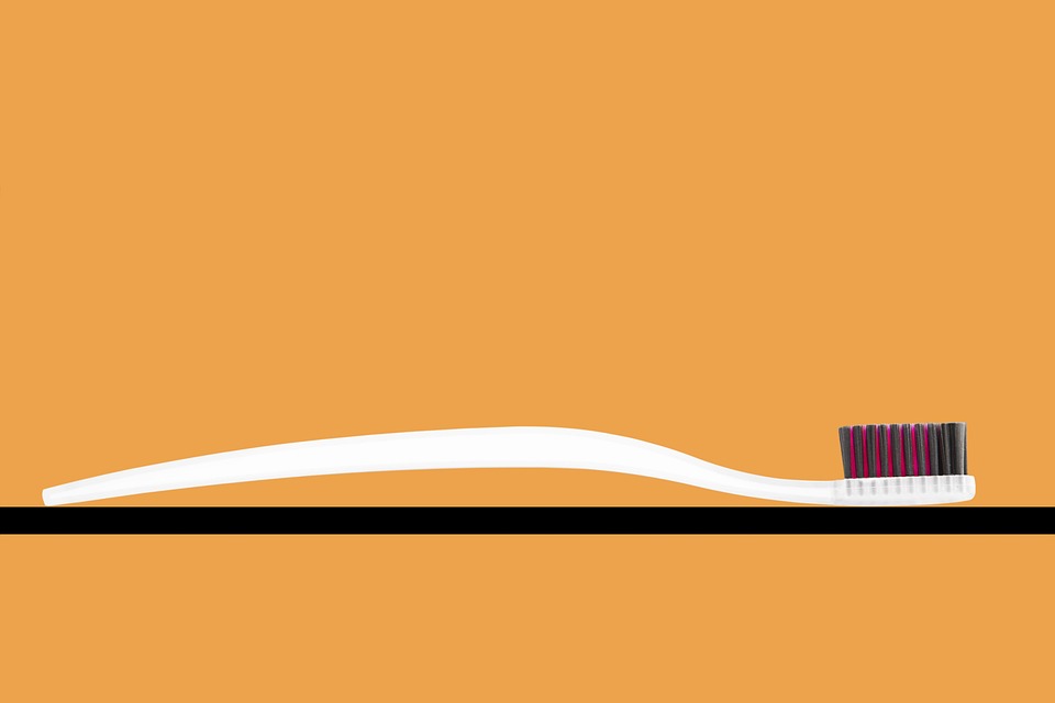 toothbrush 2127585 960 720