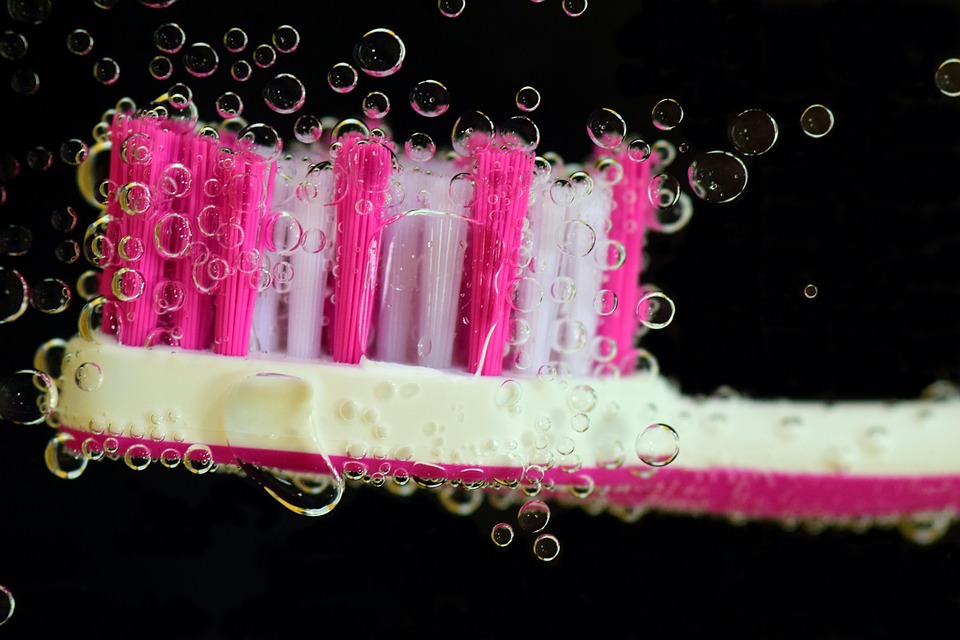 toothbrush 2751212 960 720
