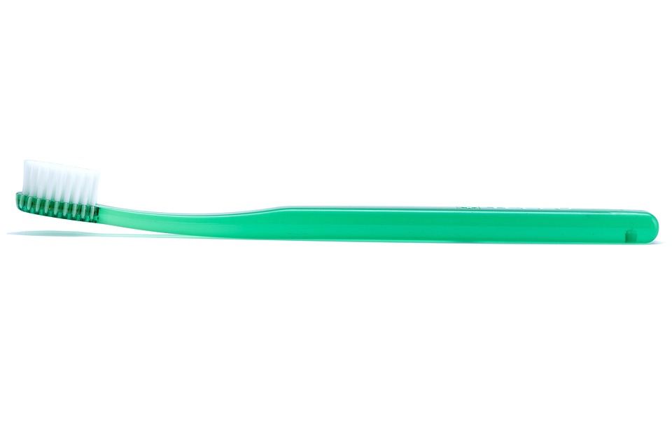toothbrush 4739492 960 720